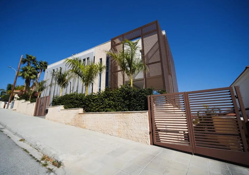 6-bedrooms house for long term rent in Limassol, Cyprus