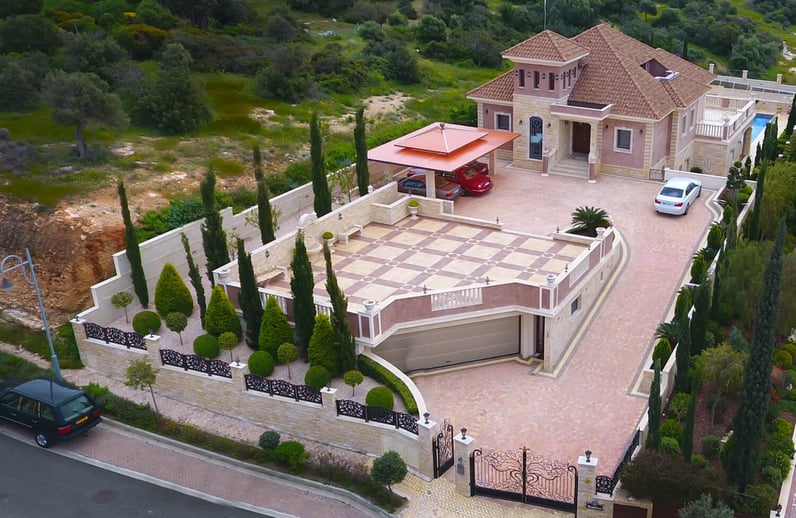 6-bedrooms house in Paphos, Cyprus.